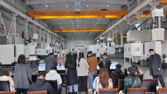 车间变“会厅”！枣庄新闻发布会走进生产第一线(图2)