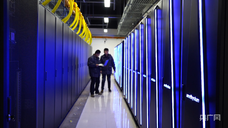 星空体育网站：奋进内蒙古·发展有底气工业增加值突破万亿背后的“智造密码”(图2)