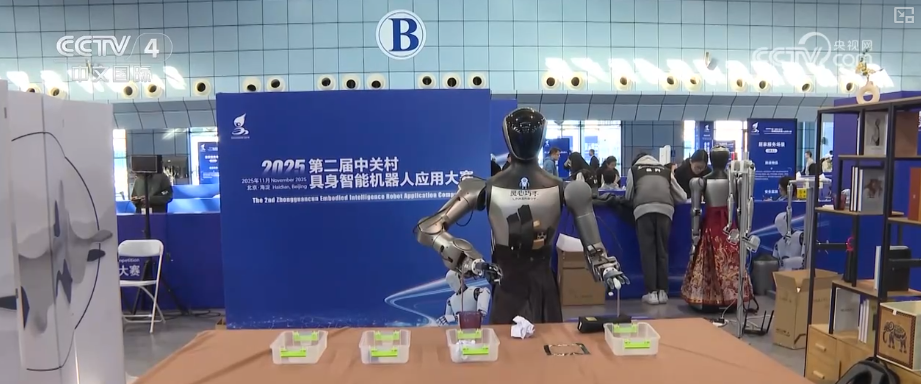 星空体育：观察·中国引领机器人产业变革“硬科技突破+场景化落地”双向发力加速迭代(图1)