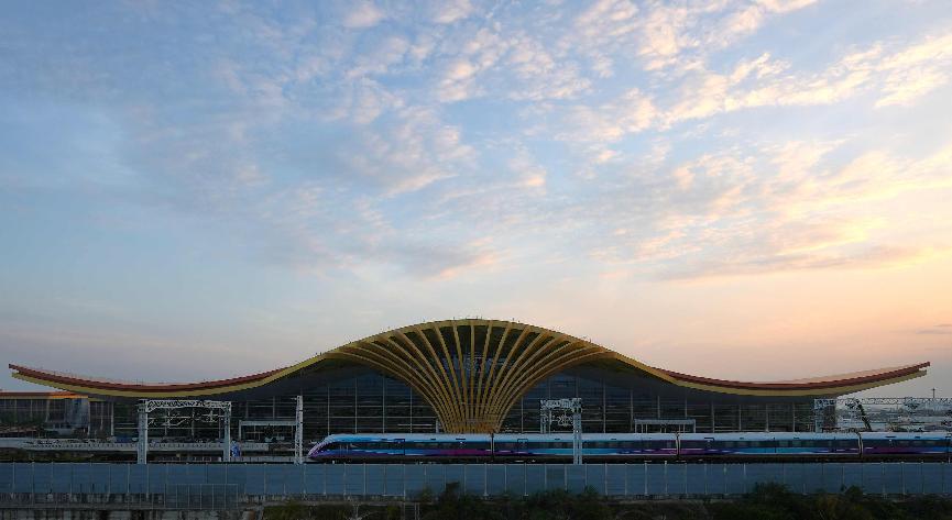 星空体育：三亚凤凰“奇迹”：18个月一座新航站楼拔地而起(图1)