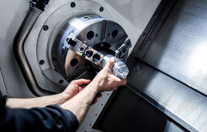 12万人失业！瑞士机床出口骤降37%外媒：“站边”美国吃大亏(图1)