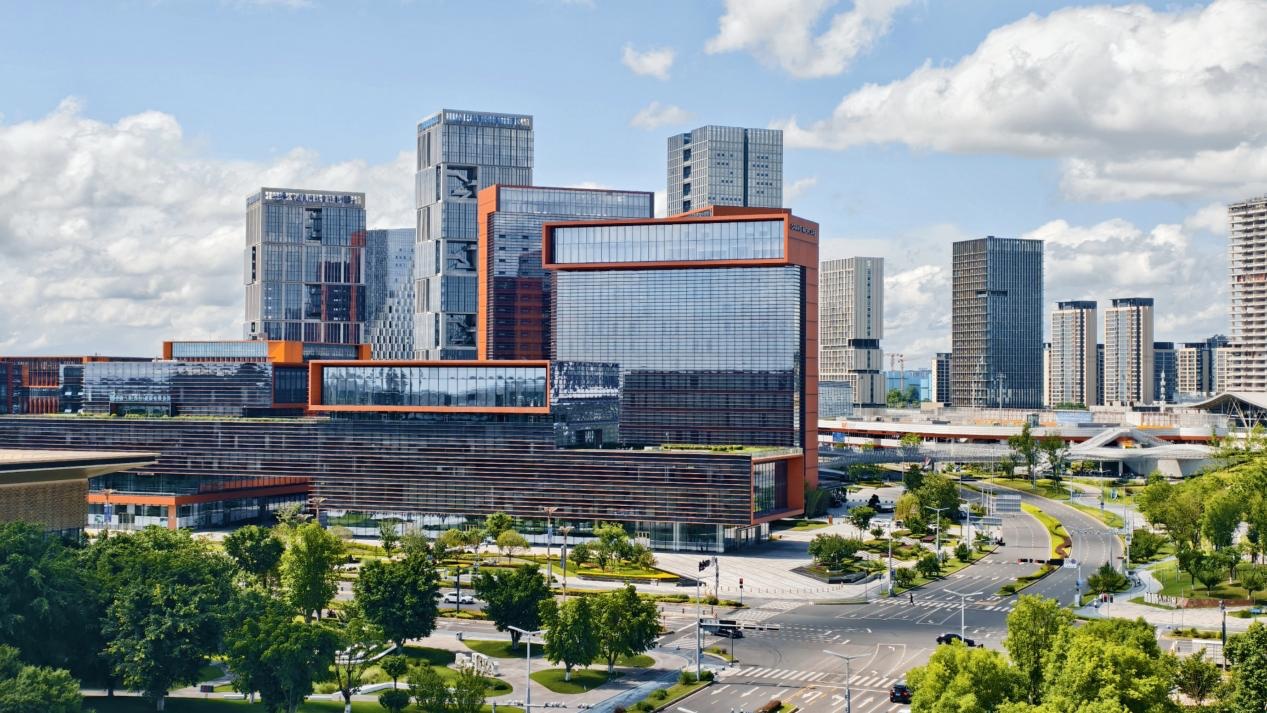 星空体育：四川省首个空港型综合保税区正式封关运行(图3)