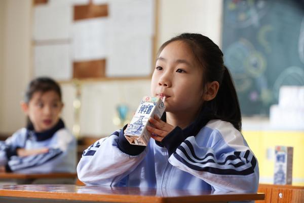 星空体育网站：蒙牛两会献策：以科技创新铸强产业链韧性助力“十五五”高质量开局(图3)